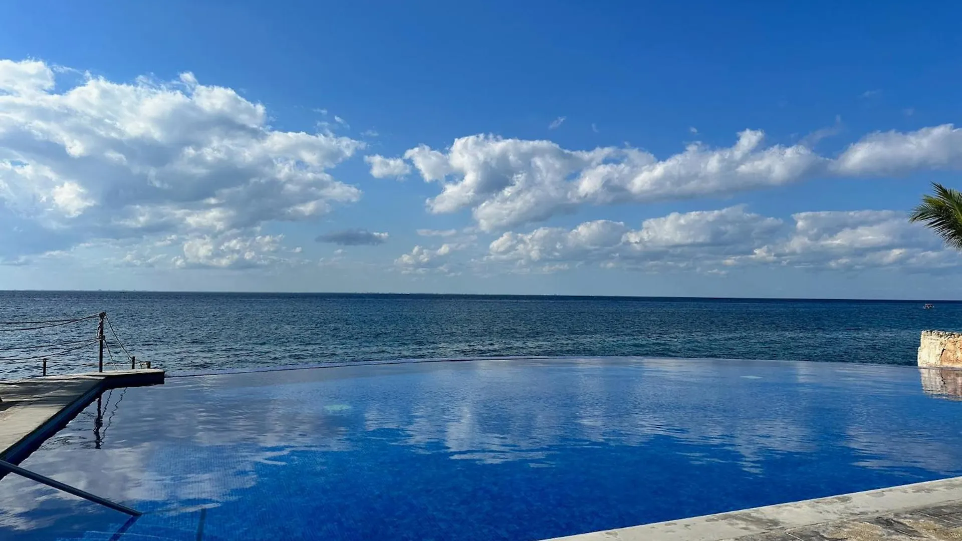 The Queen Of Cozumel - Royal Vista - Caribbean Ocean View Suite For Couples In Mind